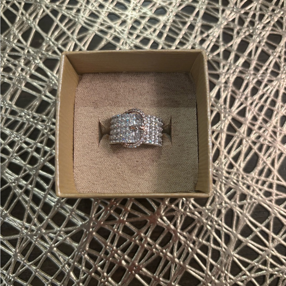 Elegant Silver Women's Ring